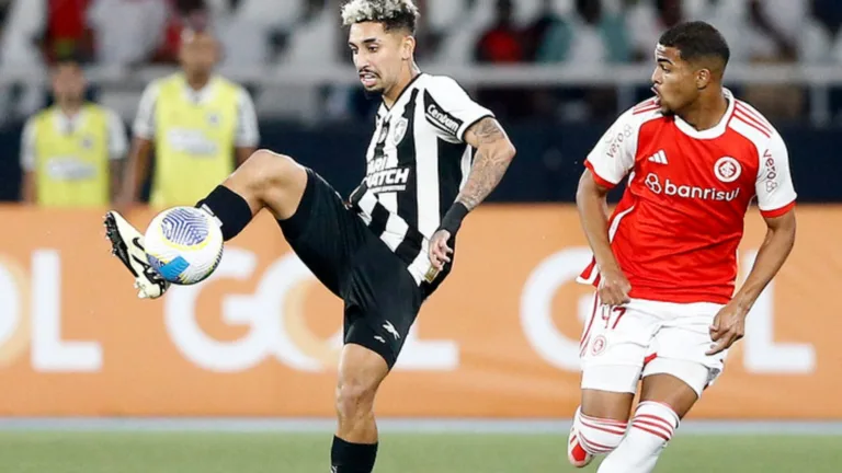 Botafogo x Internacional: onde assistir ao jogo do Brasileirão
