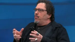 Casagrande ‘esquece’ Flamengo e indica melhor defesa no Brasil hoje: “Mais completo”