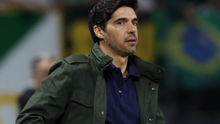 Cicinho indica técnico melhor que Abel Ferreira no Brasil hoje: “Fenômeno” Cicinho indica técnico melhor que Abel Ferreira no Brasil hoje: “Fenômeno”