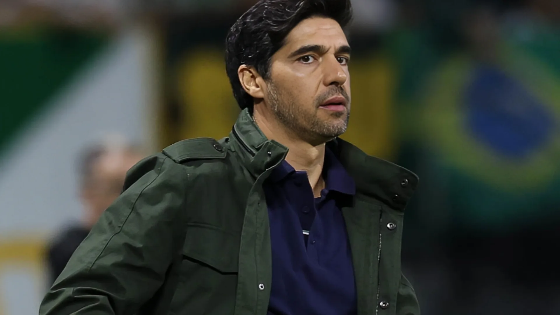 Cicinho indica técnico melhor que Abel Ferreira no Brasil hoje: “Fenômeno”