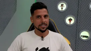 Cicinho sinaliza ataque badalado que vai dar trabalho no Brasileirão: “Um dos principais”