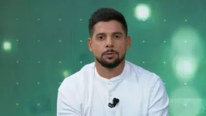 Cicinho elege meia fenômeno do Brasil hoje: “Qualidade”