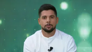 Cicinho crava time que não passa confiança no Brasil