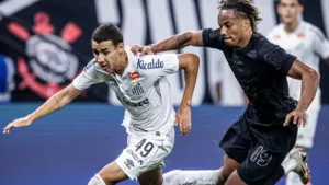 Cicinho surpreende com resultado de Corinthians x Santos no Brasileirão