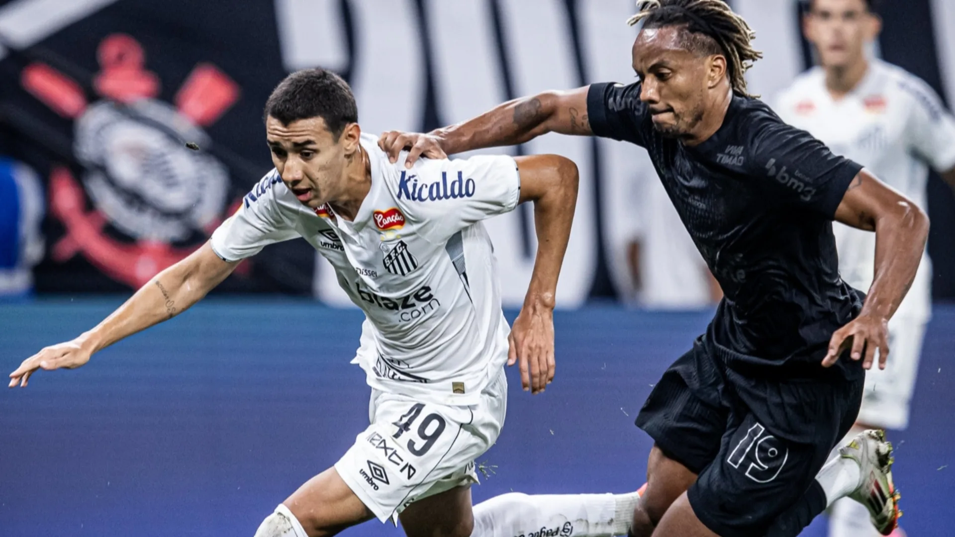 Cicinho surpreende com resultado de Corinthians x Santos no Brasileirão