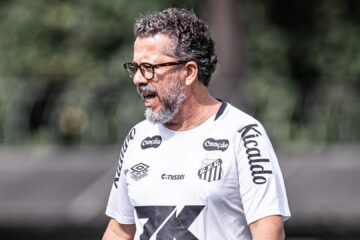 Cléber Xavier, técnico do Santos