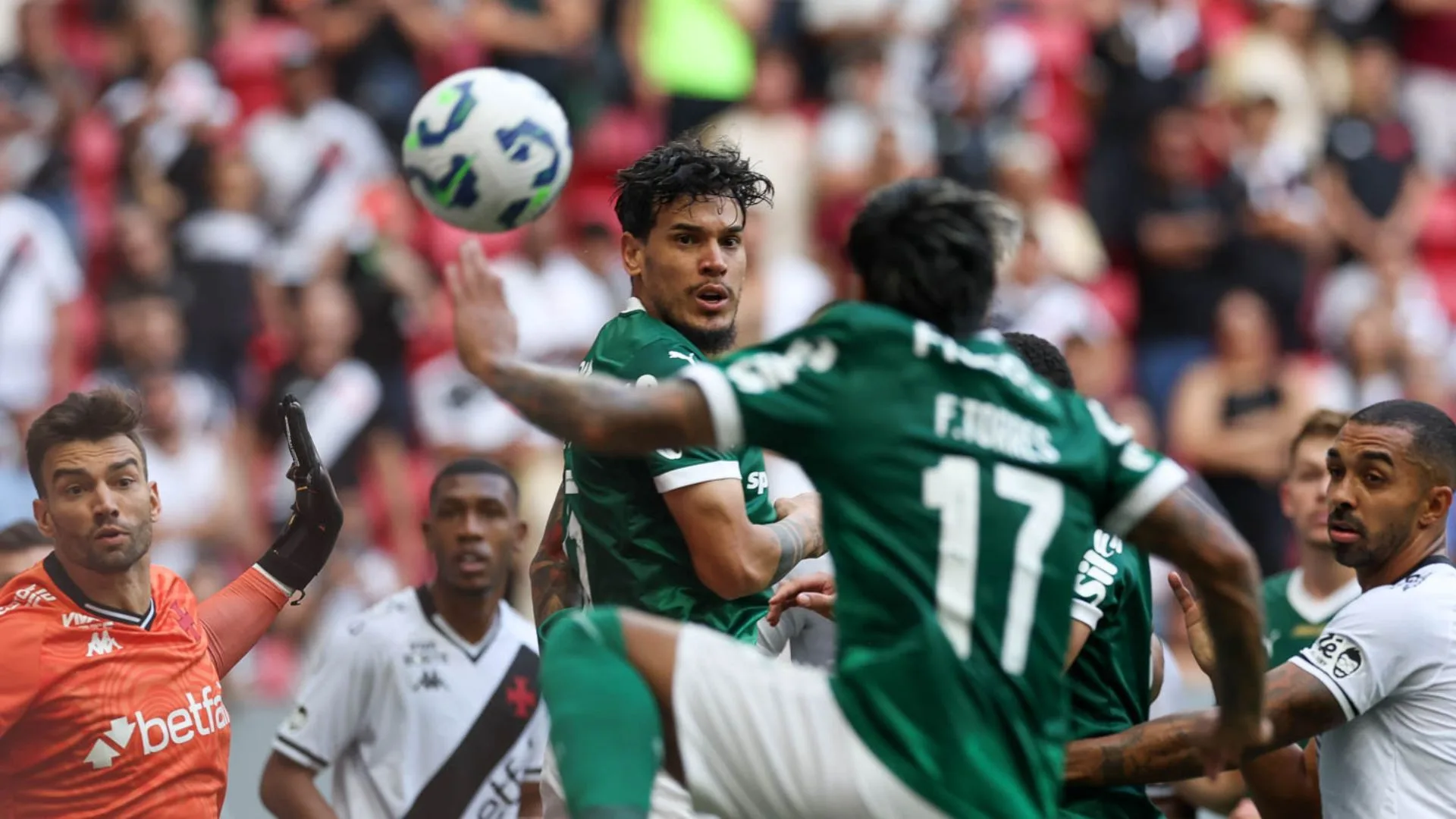 Craque Neto crava futuro do Palmeiras na temporada: “Esquece”