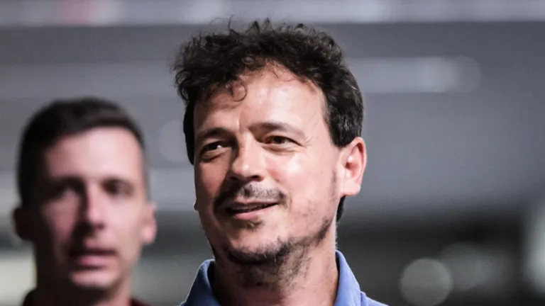 Pedrinho indica situação de negociação de Fernando Diniz com o Vasco