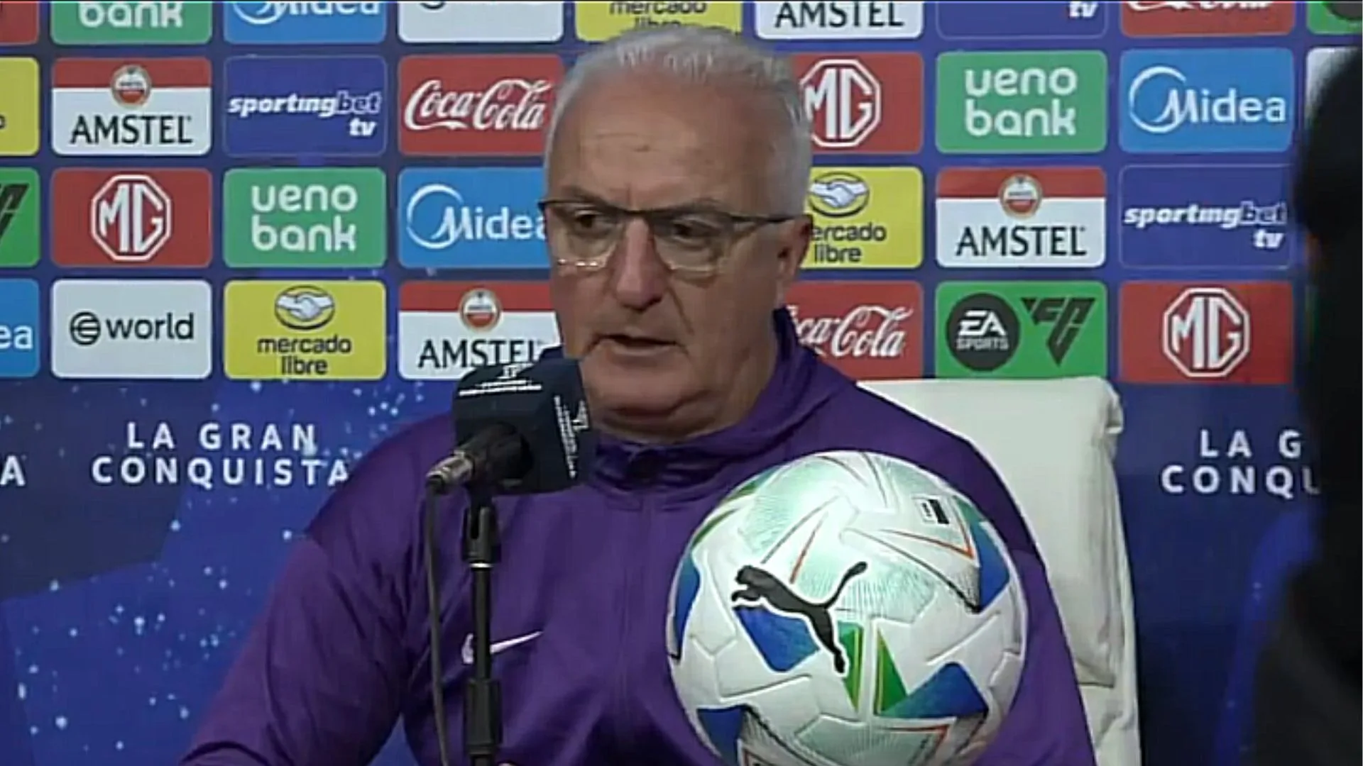 Craque Neto interrompe entrevista de Dorival Júnior após derrota do Corinthians e dispara: “Não vem contar mentira pra mim”