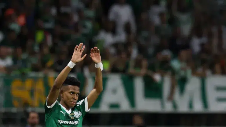 Estêvão repete Gabriel Jesus e Endrick em despedida no Allianz e promete voltar ao Palmeiras