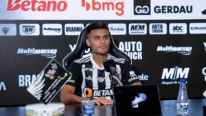 Corinthians vai à CBF contra Atlético-MG por dívida de compra de Fausto Vera