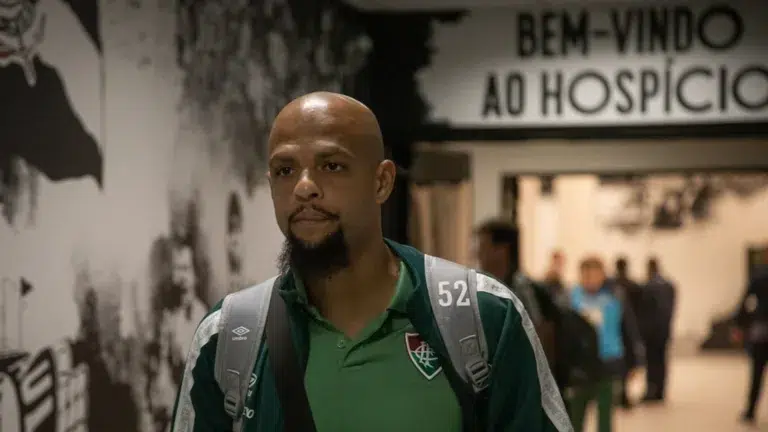 Felipe Melo elege Neo Química Arena, do Corinthians, como o estádio de maior pressão no futebol brasileiro 