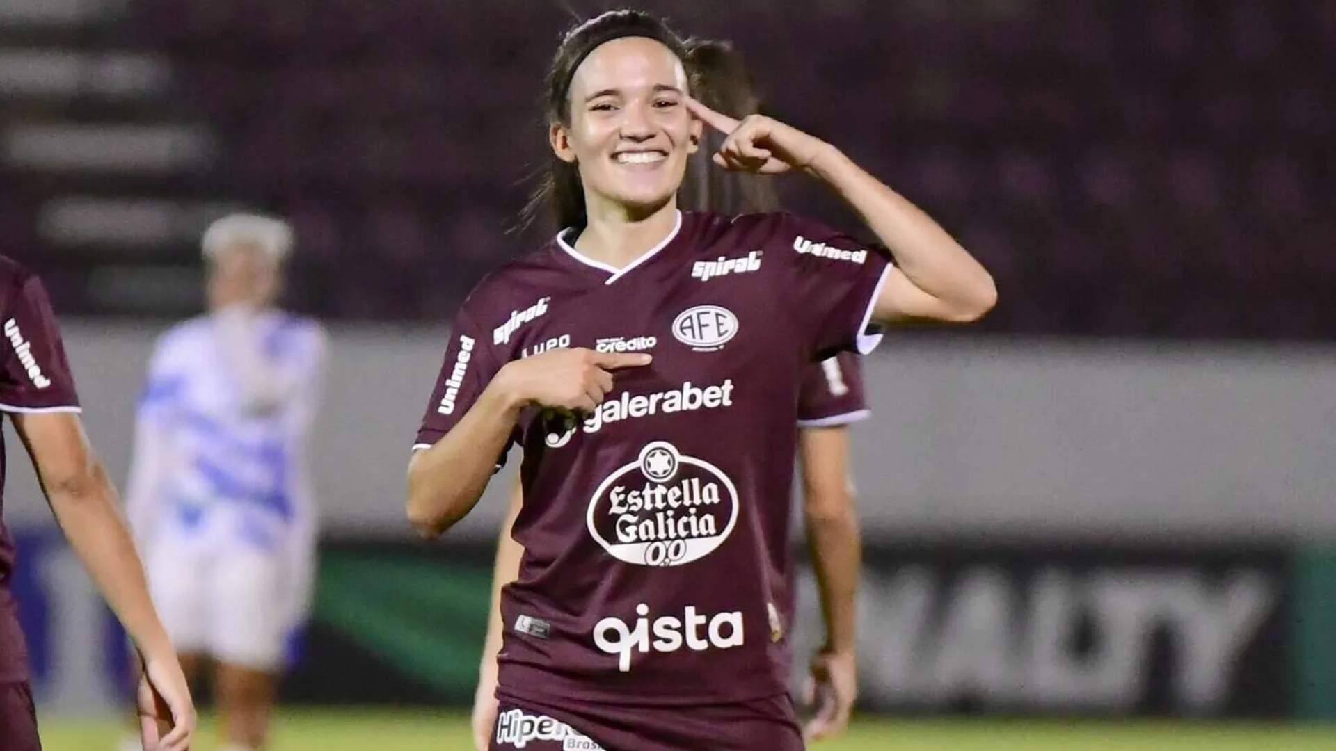 Com equipe mista e uma jogadora a menos, Ferroviária goleia Taubaté e assume a liderança do Paulistão Feminino