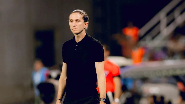 Filipe Luís, do Flamengo, elege zagueiro acima da média no Brasil