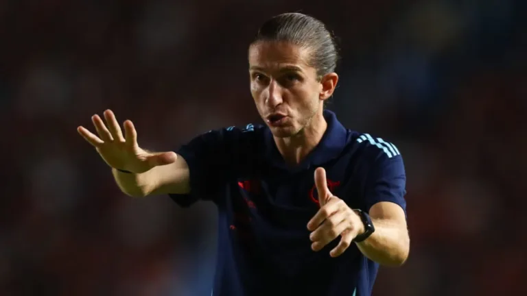 Filipe Luís, do Flamengo, manda recado ao Palmeiras antes de jogo
