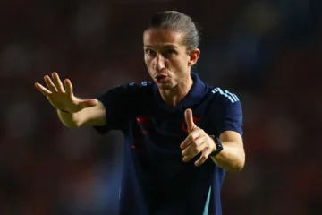 filipe-luis-gesticulando-foto-01-gilvan-de-souza-flamengo-4-360x240.webp