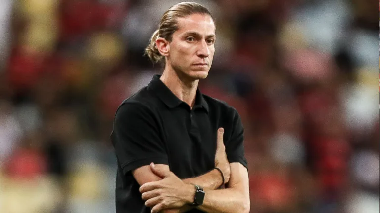 Galvão Bueno repercute possibilidade de Filipe Luís trocar o Flamengo pelo Atlético de Madrid: “Tem um grande futuro”