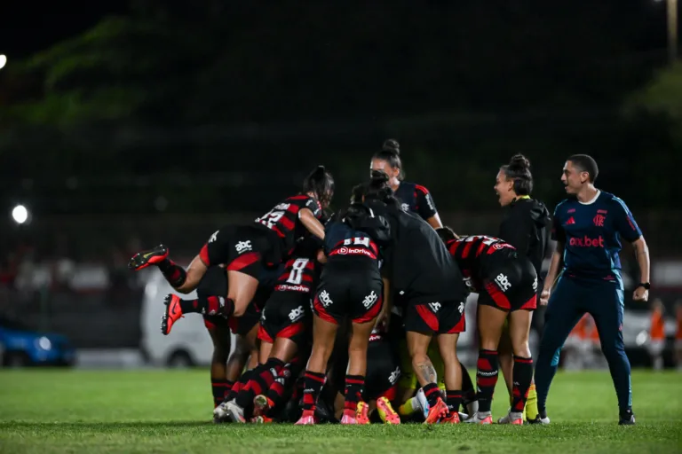 Flamengo x Internacional: onde assistir ao vivo, horário, escalações e histórico do confronto