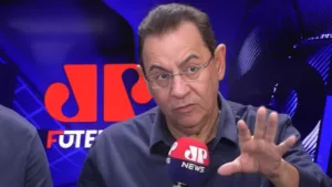 Flávio Prado sinaliza melhor lateral esquerdo do Brasileirão: “Ótima fase”