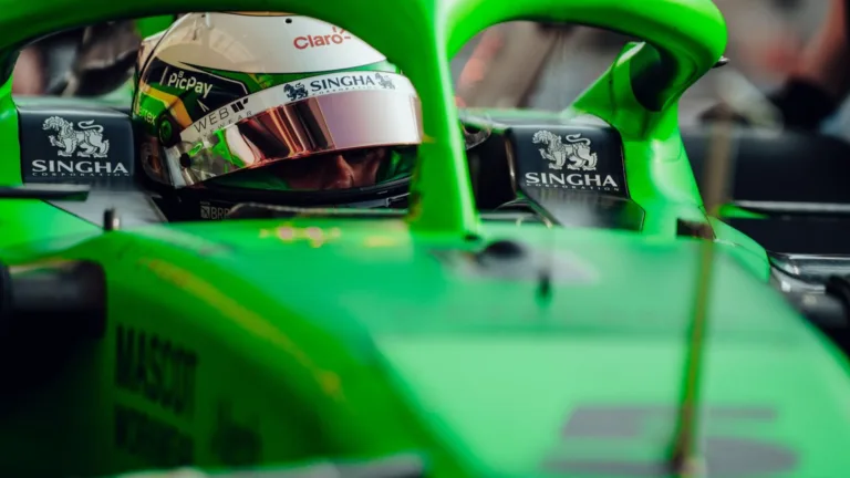 Gabriel Bortoleto abandona GP de Miami da F1 com problemas no motor