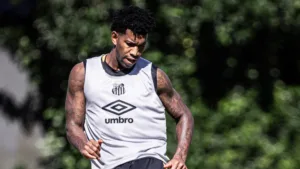 Gil volta a viver indefinição no Santos e pode voltar a considerar aposentadoria