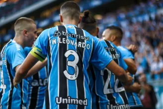 Grêmio festeja gol contra o Santos pelo Brasileirão