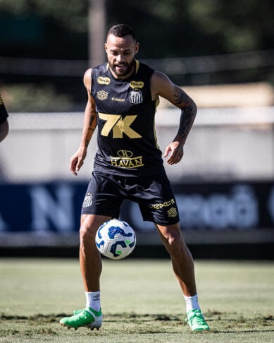 Santos veta proposta por Guilherme e deixa atacante com futuro indefinido no clube Santos veta proposta por Guilherme e deixa atacante com futuro indefinido no clube