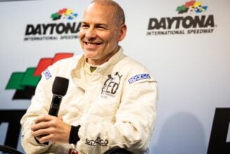 jacques-villeneuve-foto-james-gilbert-getty-images-1-328x219.jpg