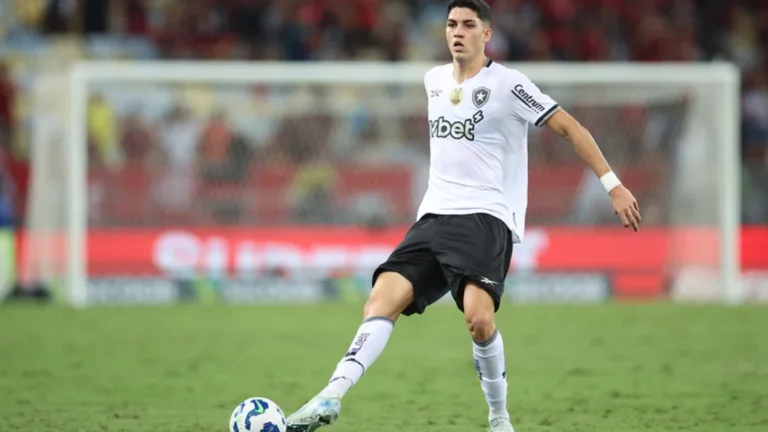 Jair se manifesta após expulsão em jogo do Botafogo na Libertadores: “Quero pedir desculpas aos torcedores”