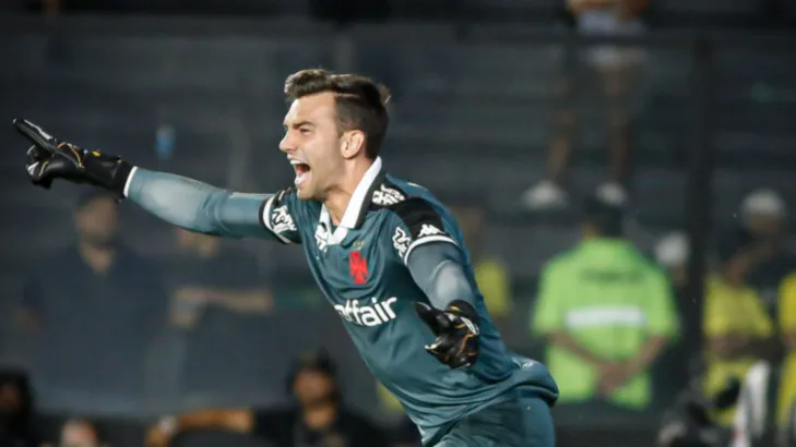 Léo Jardim salva o Vasco na Sul-Americana e torcedores sinalizam injustiça: “É seleção” Léo Jardim salva o Vasco na Sul-Americana e torcedores sinalizam injustiça: “É seleção”
