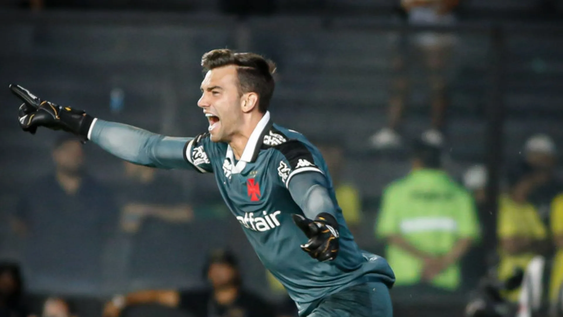 Léo Jardim salva o Vasco na Sul-Americana e torcedores sinalizam injustiça: “É seleção” 