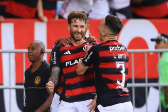 Léo Pereira em jogo do Flamengo na Libertadores
