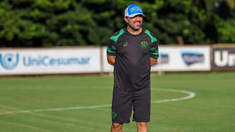 Luizinho Lopes exalta torcida e projeta Paysandu x Remo na final do Parazão: “Muita entrega e muita luta”