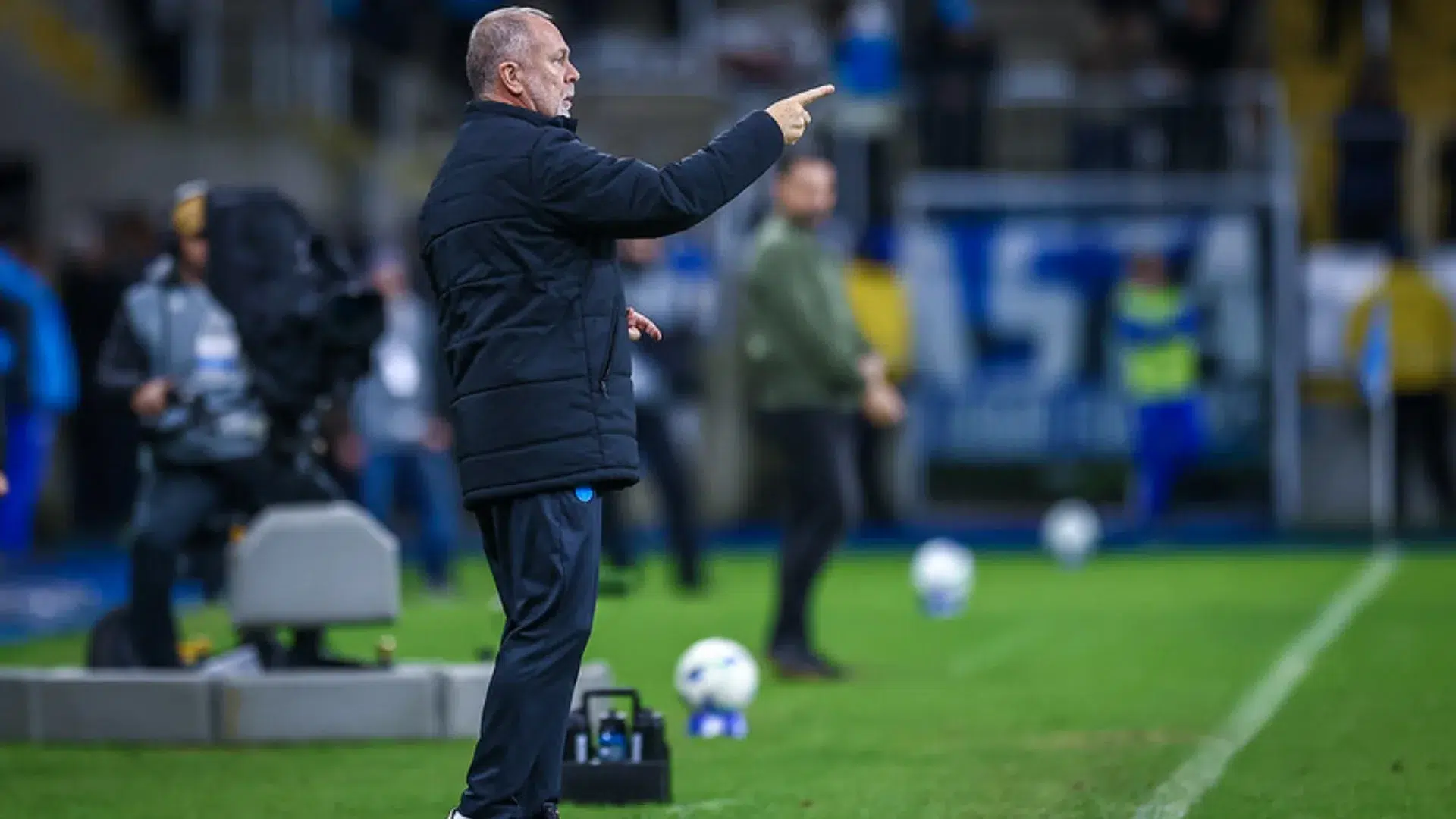 Mano Menezes exalta postura do Grêmio, mas reprova atuação e lamenta repescagem na Sul-Americana