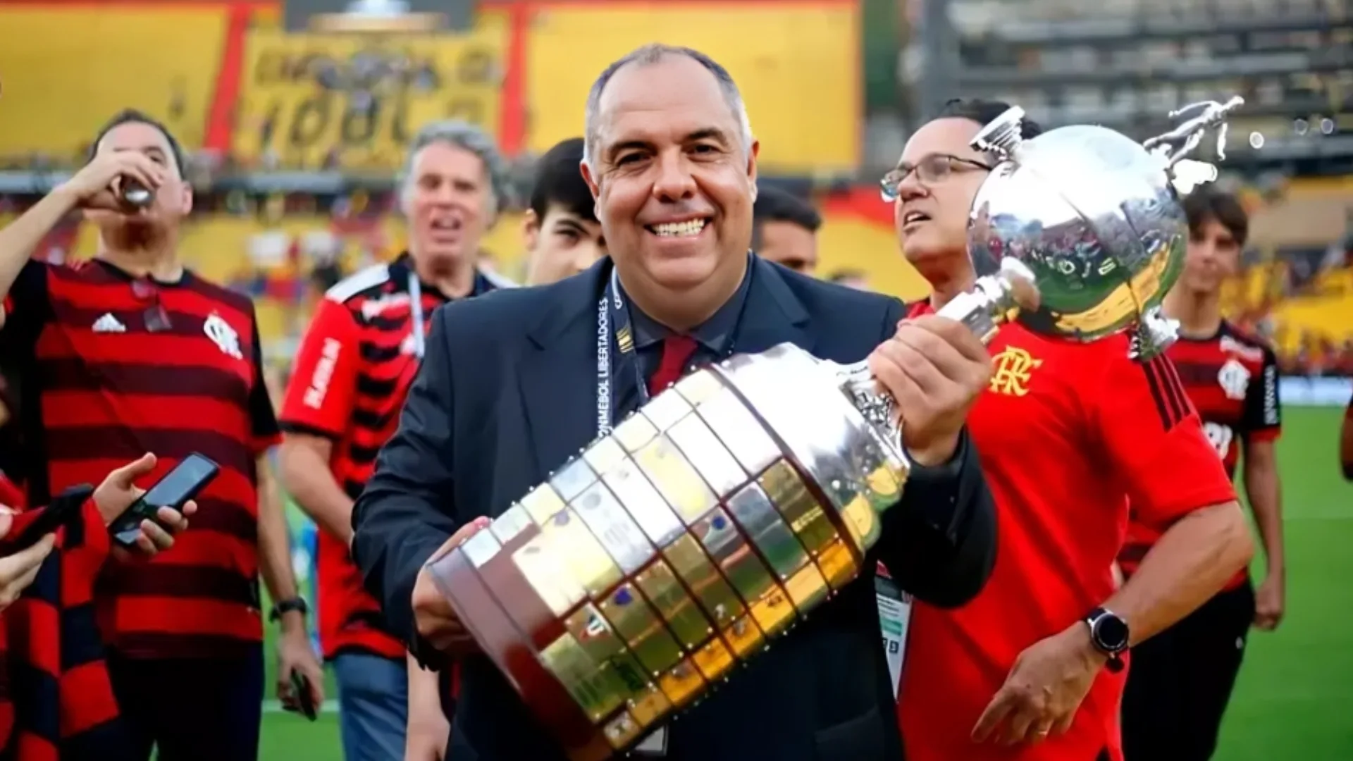 Marcos Braz, ex-Flamengo, é um dos cotados para assumir o futebol do Santos