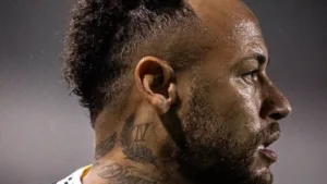 Neymar faz mistério se renova com o Santos com o fim do contrato que acontece agora em junho