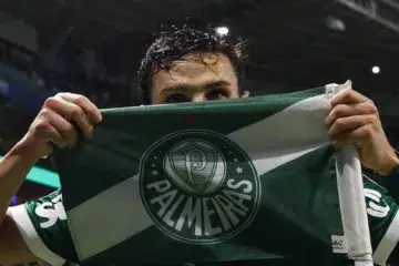Raphael Veiga comemora gol na Libertadores
