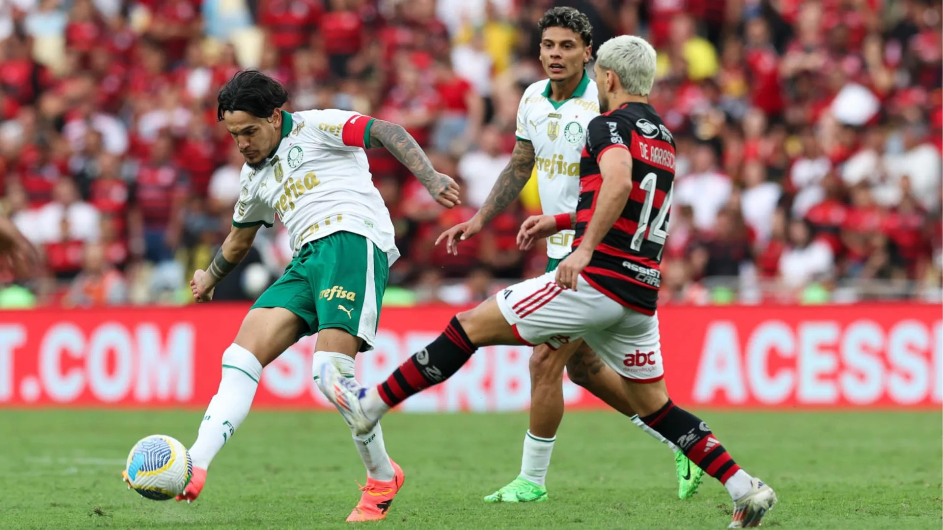 Flamengo e Palmeiras ampliam chances de classificação para a Libertadores no Brasileirão; Bahia e Mirassol surpreendem