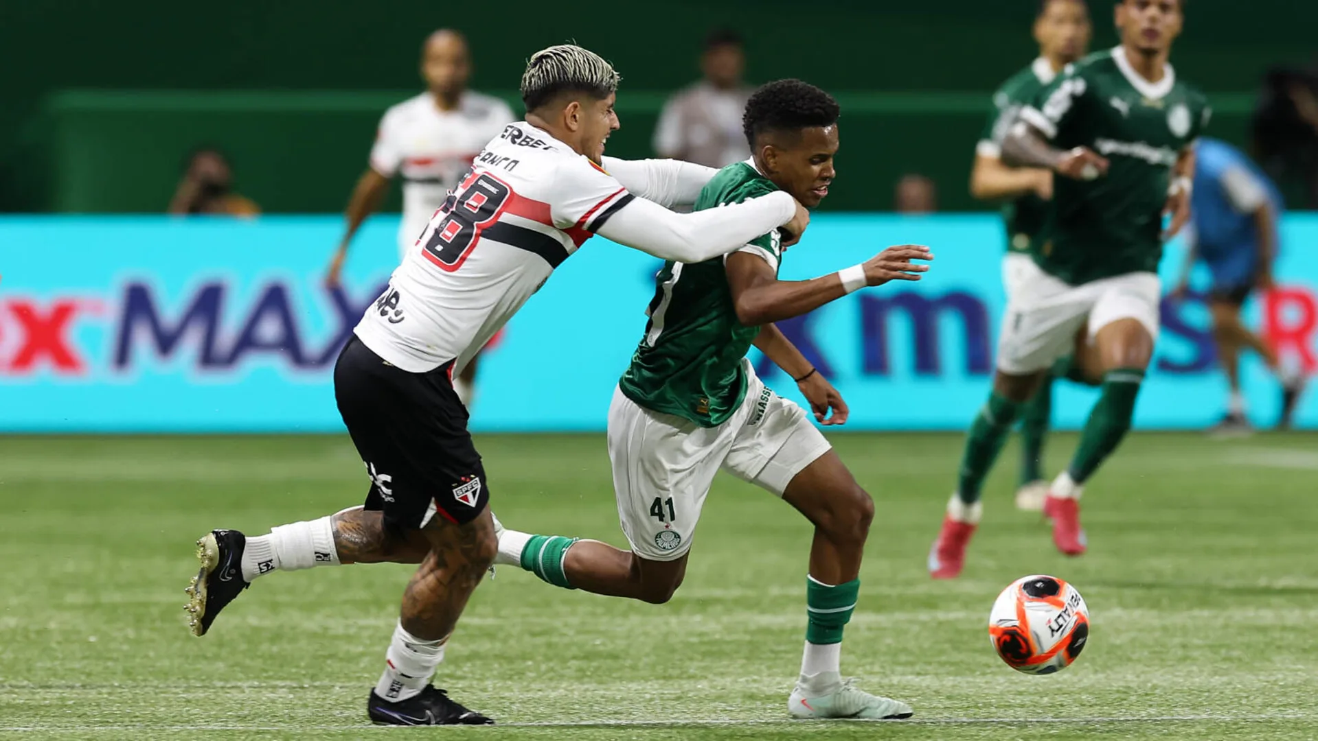 Mauro Beting e Vampeta projetam Palmeiras x São Paulo pelo Brasileirão