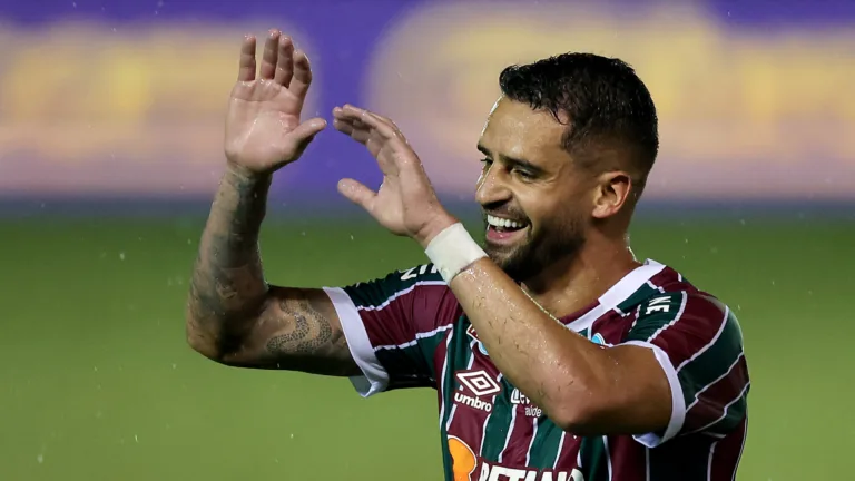 Renato Augusto, Willian Arão e mais: jogadores brasileiros livres no mercado da bola hoje