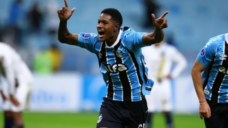 Grêmio conta com Riquelme para vencer o Sportivo Luqueño na Sul-Americana; Tricolor encara o Alianza Lima nos playoffs