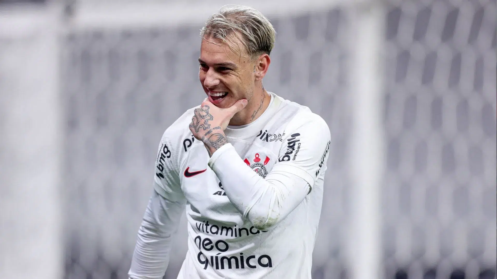 Róger Guedes, ex-Palmeiras e Corinthians, elege Gil como zagueiro mais difícil que enfrentou no Brasil