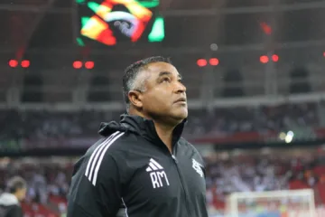 Roger Machado valoriza classificação do Internacional na Libertadores e vibra com indignação dos jogadores
