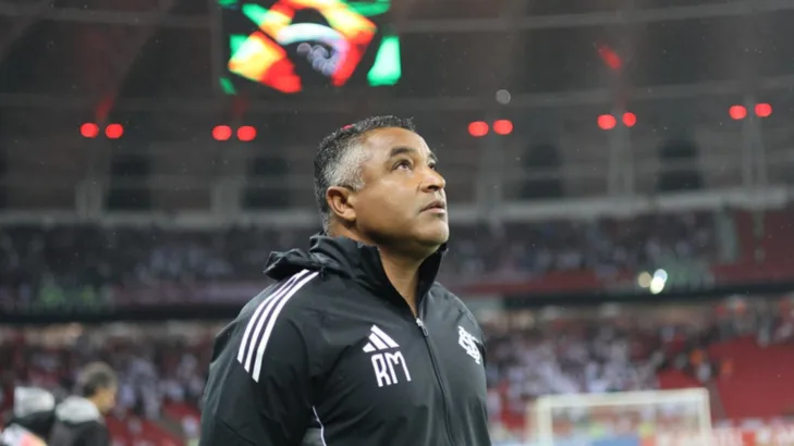 Roger Machado valoriza classificação do Internacional na Libertadores e vibra com indignação dos jogadores Roger Machado valoriza classificação do Internacional na Libertadores e vibra com indignação dos jogadores