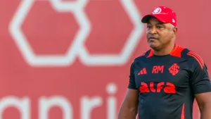 Roger Machado diz que o Internacional vai para o jogo contra o Bahia na Libertadores ‘como se fosse o último da vida’
