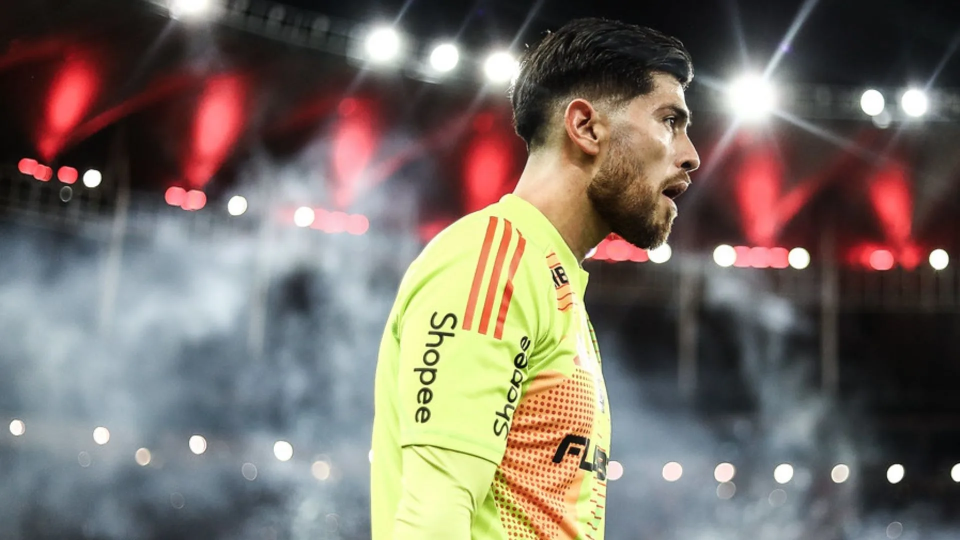 Rossi, do Flamengo, elege goleiro que “faz o simples” e impressiona no Brasileirão