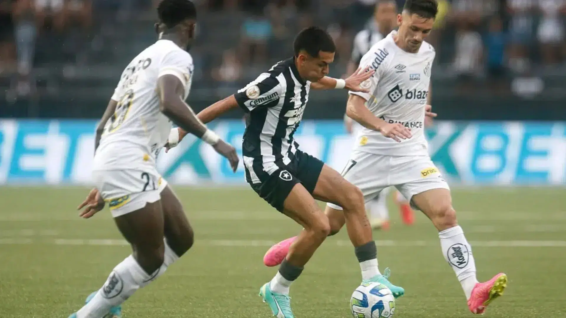 Santos x Botafogo: confira onde assistir ao jogo do Brasileirão, as prováveis escalações e desfalques