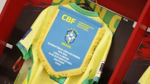 Tiago Leifert pede dois jogadores do Brasileirão no ataque titular da seleção brasileira