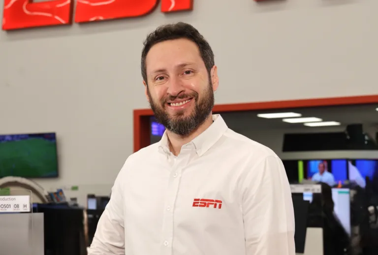 Thiago Alves, narrador esportivo, faz uma análise de Hélio Castroneves nas 500 Milhas de Indianápolis