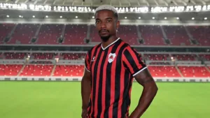 Atlético-MG abre negociação com volante Thiago Mendes, ex-jogador do São Paulo; veja detalhes